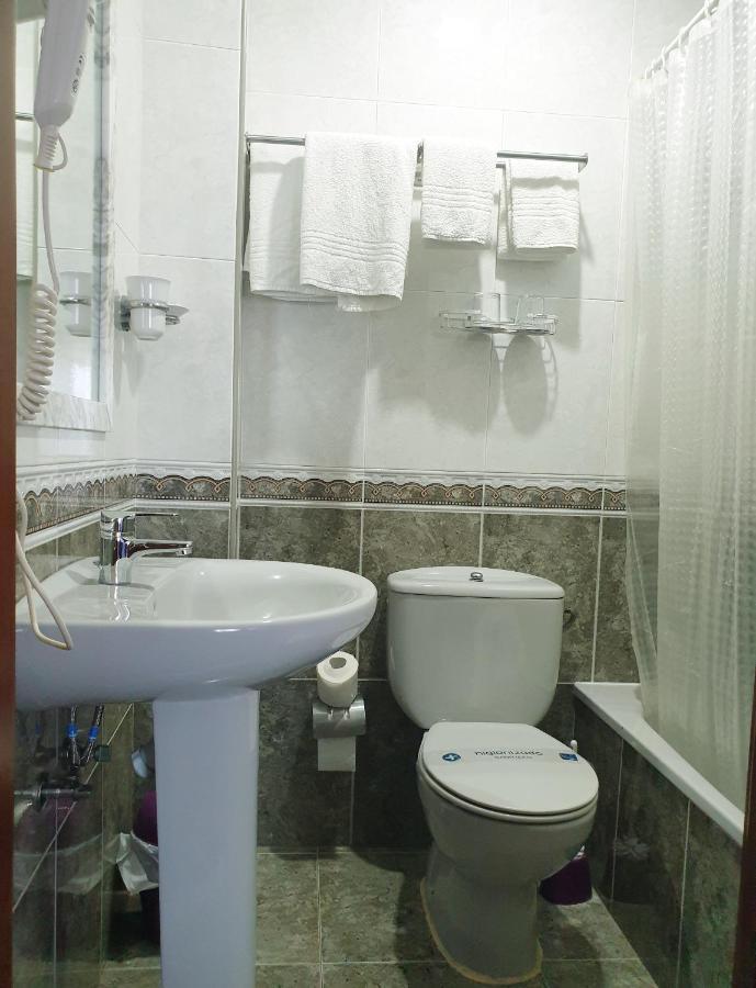 Hostal Puente Azud Avilés Екстериор снимка