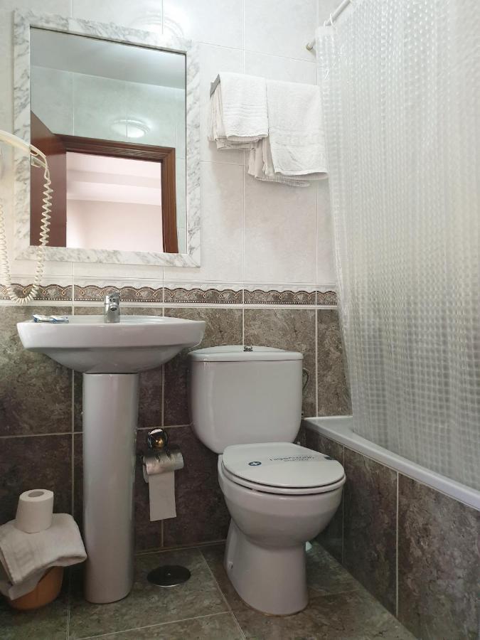 Hostal Puente Azud Avilés Екстериор снимка